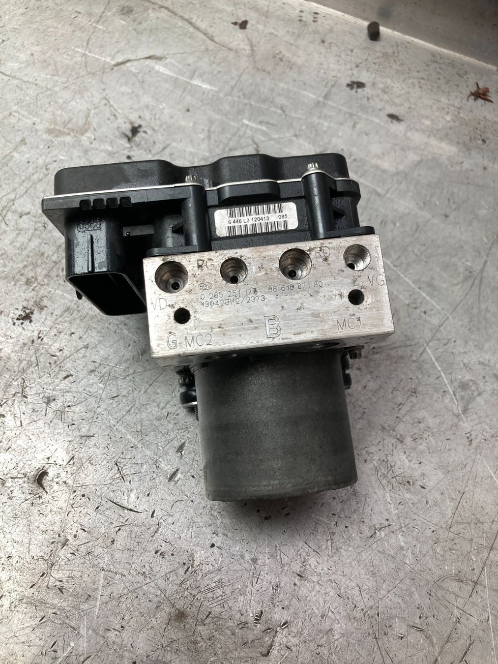 Citroën Tutti pezzi di ricambio auto: ABS Pumpe mit OE-Nummer 0265951434 Citroen Jumpy II – Usato da Cham venduto da WB2223