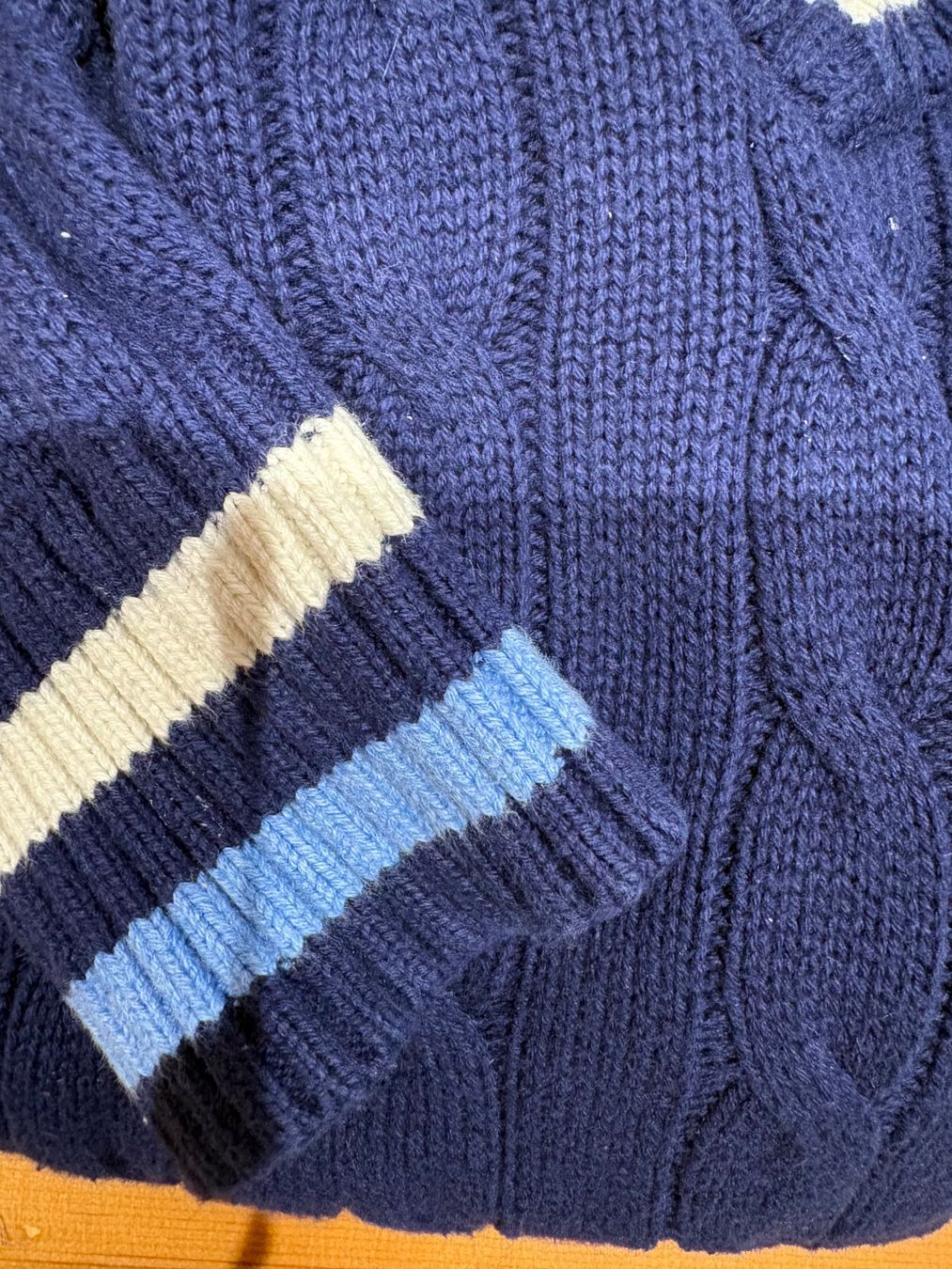 Esprit Pullover & Sweatshirts: Strickpullover, Cricketpullover Marke Esprit in Blau M/L – Gebraucht aus Bern von Trittbrettdriver 2