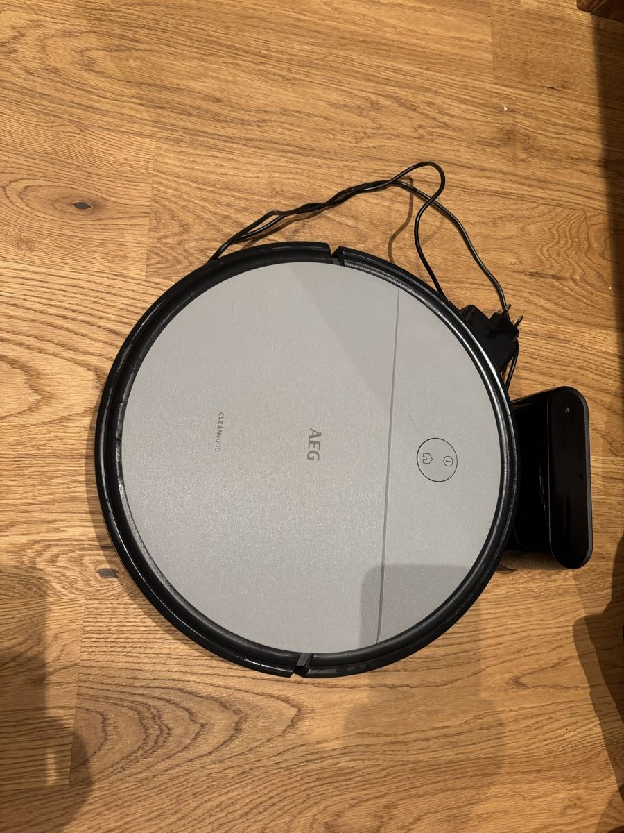 AEG Aspirapolveri & Accessori: AEG Saugroboter, Clean 6000 AR61UD1UG – Usato da Kloten venduto da ssl_jp9q