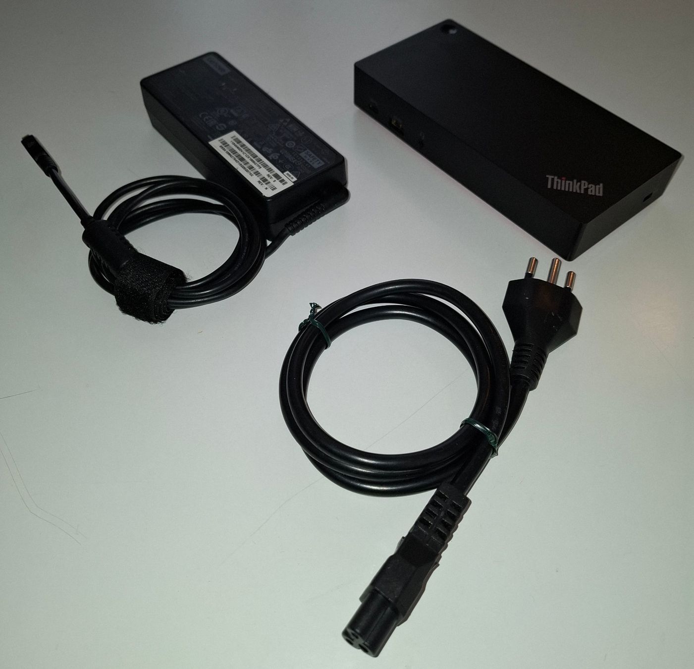 Lenovo Dockingstation: Lenovo USB-C Dock Gen 2 + Netzteil – Gebraucht aus St. Gallen von WWL 1