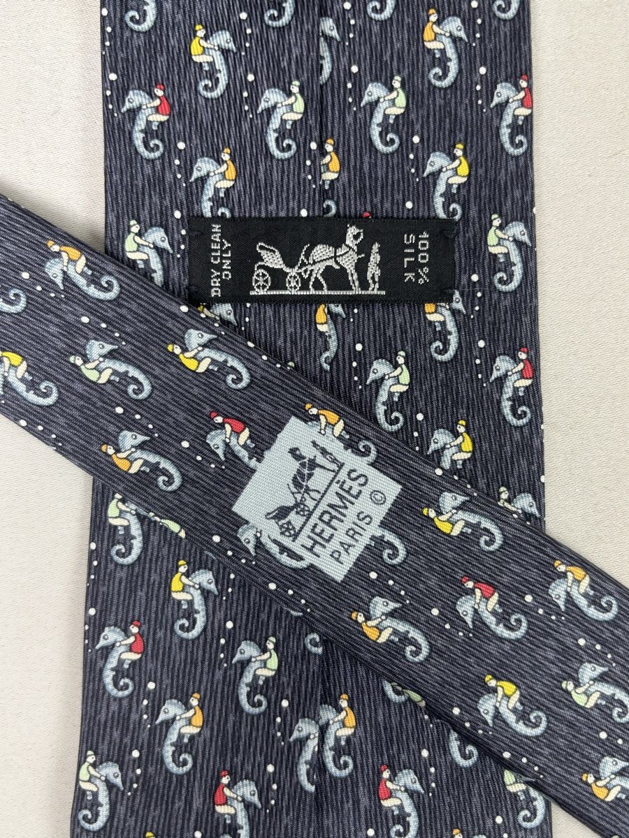 Cravate HERMÈS Vintage En Soie - Occasion - Pour Homme - Couleur Non Spécifiée (Voir Photos)