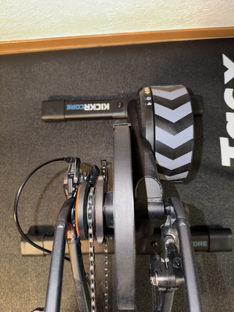 Wahoo Hometrainer: KICKR CORE 2 Smart Trainer mit ZWIFT Cog/Click – Usato da Bonstetten venduto da HerrKaeser 1