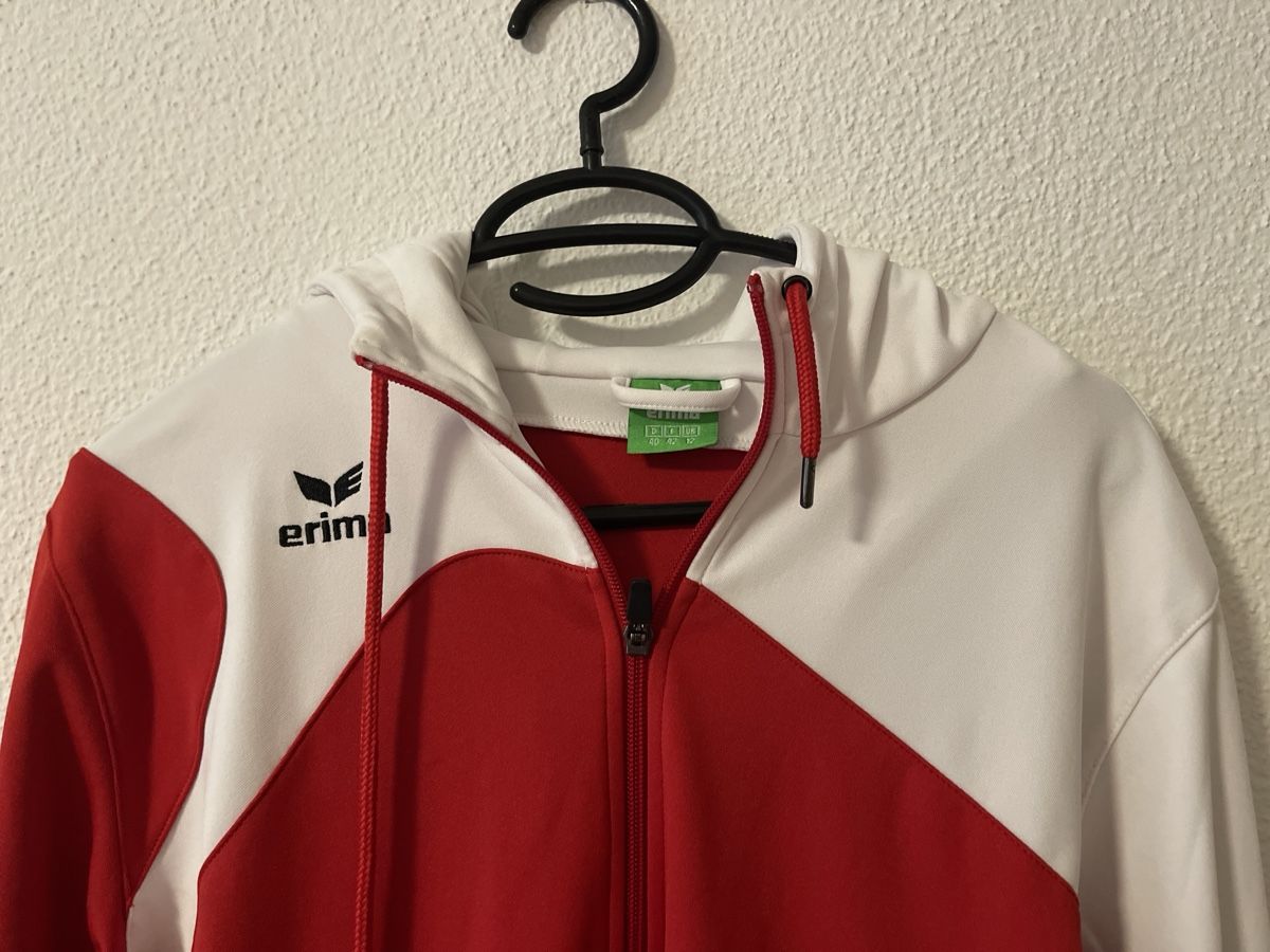 Giacche: Erima Hoodie Red White Size 40 used – Nuovo (secondo la descrizione) da Winterthur venduto da shp_xcc5 1
