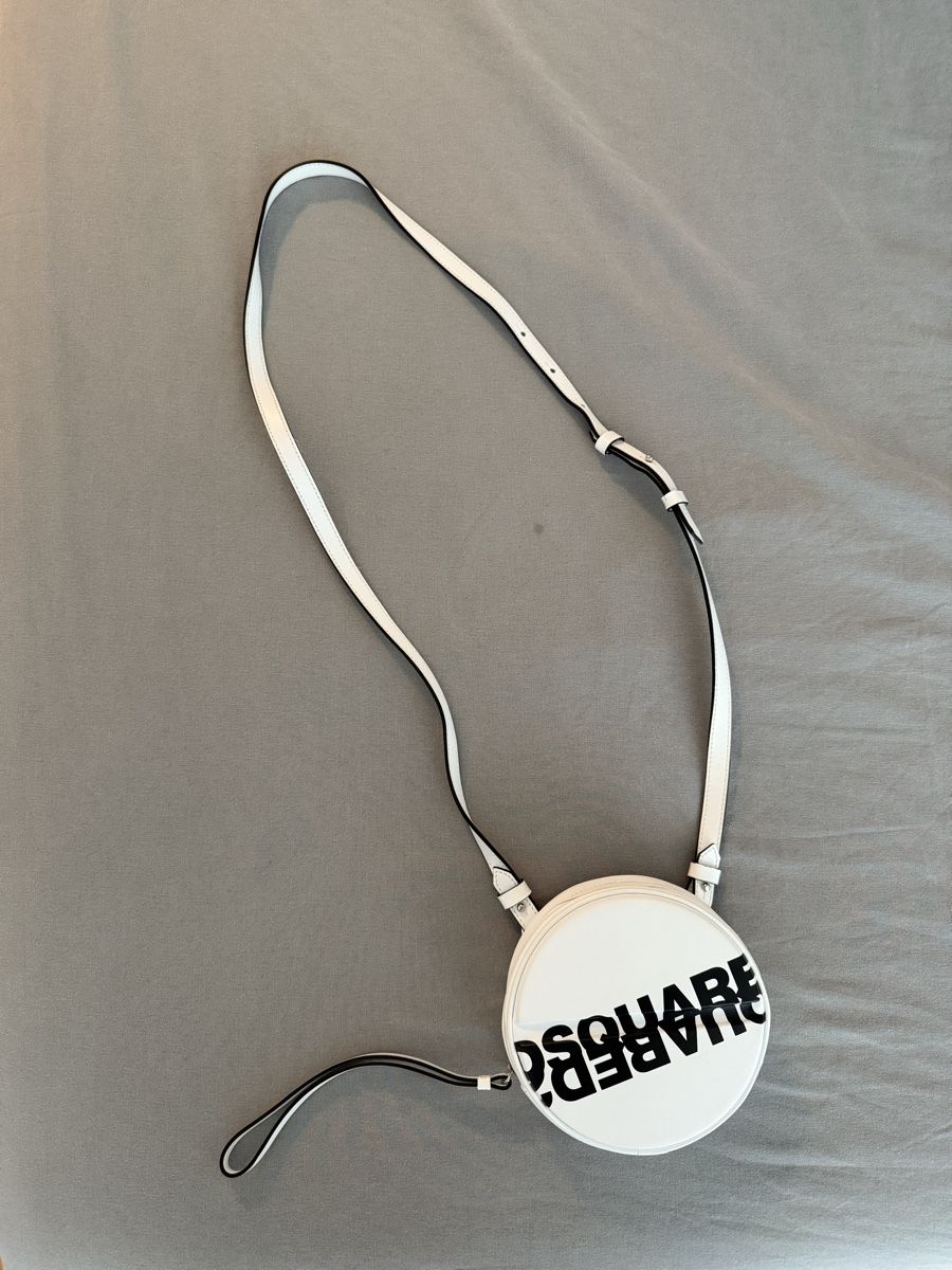 Dsquared2 Borse: Dsquared pill shaped shoulder bag – Usato da Morges venduto da Ramc_c 1