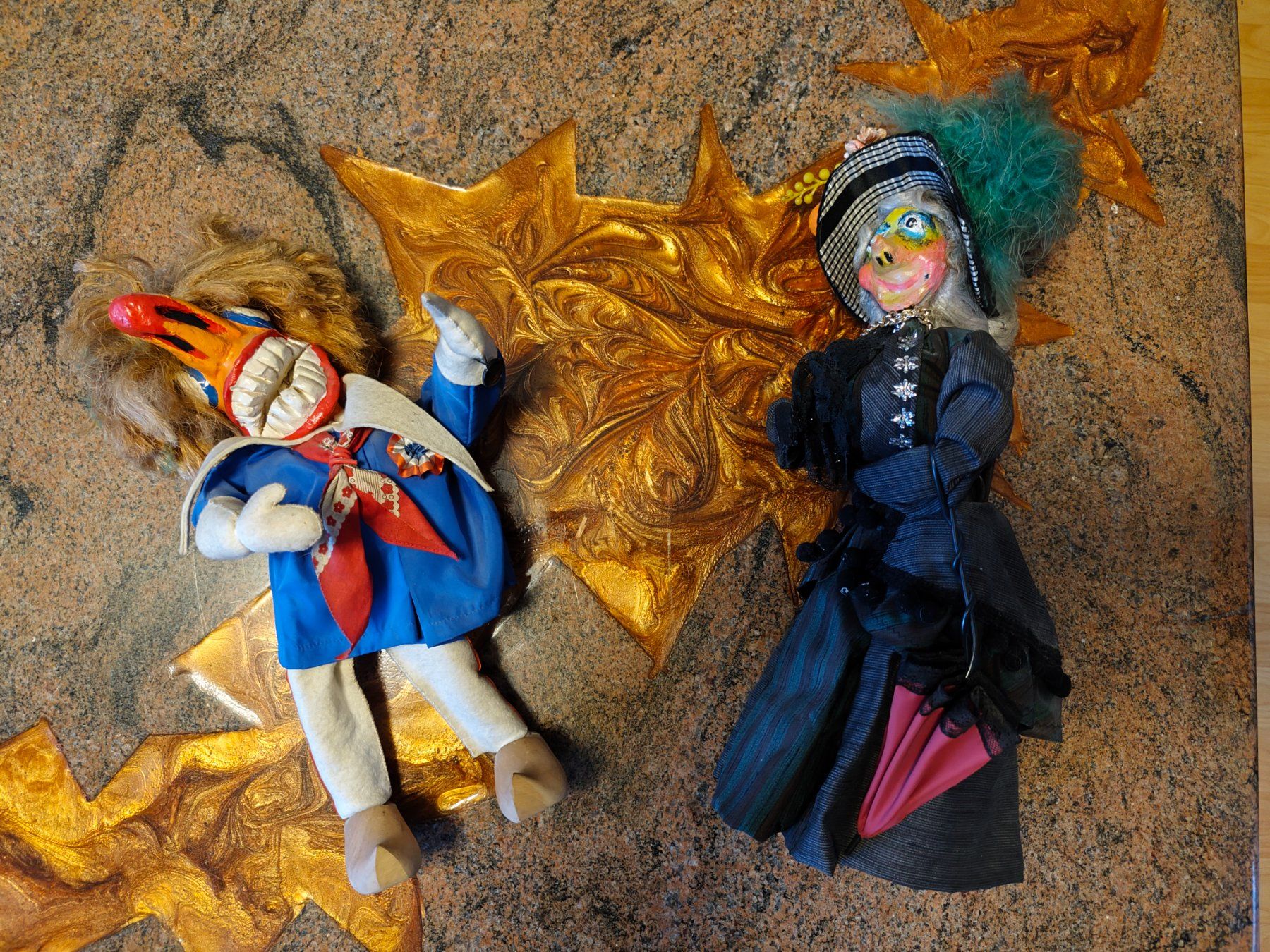 Statuette: 2 X alti Tante ab 1.- – Usato da Birr venduto da KERANO