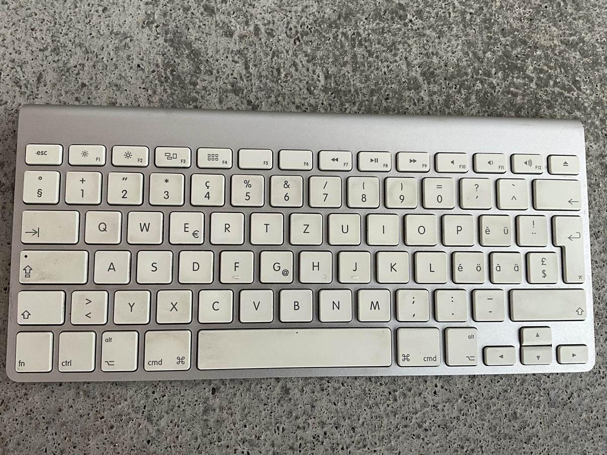 Apple Tastiere: Apple Wireless Keyboard A1314 Schweizer Layout gebraucht – Usato da Thal venduto da nocheli 3