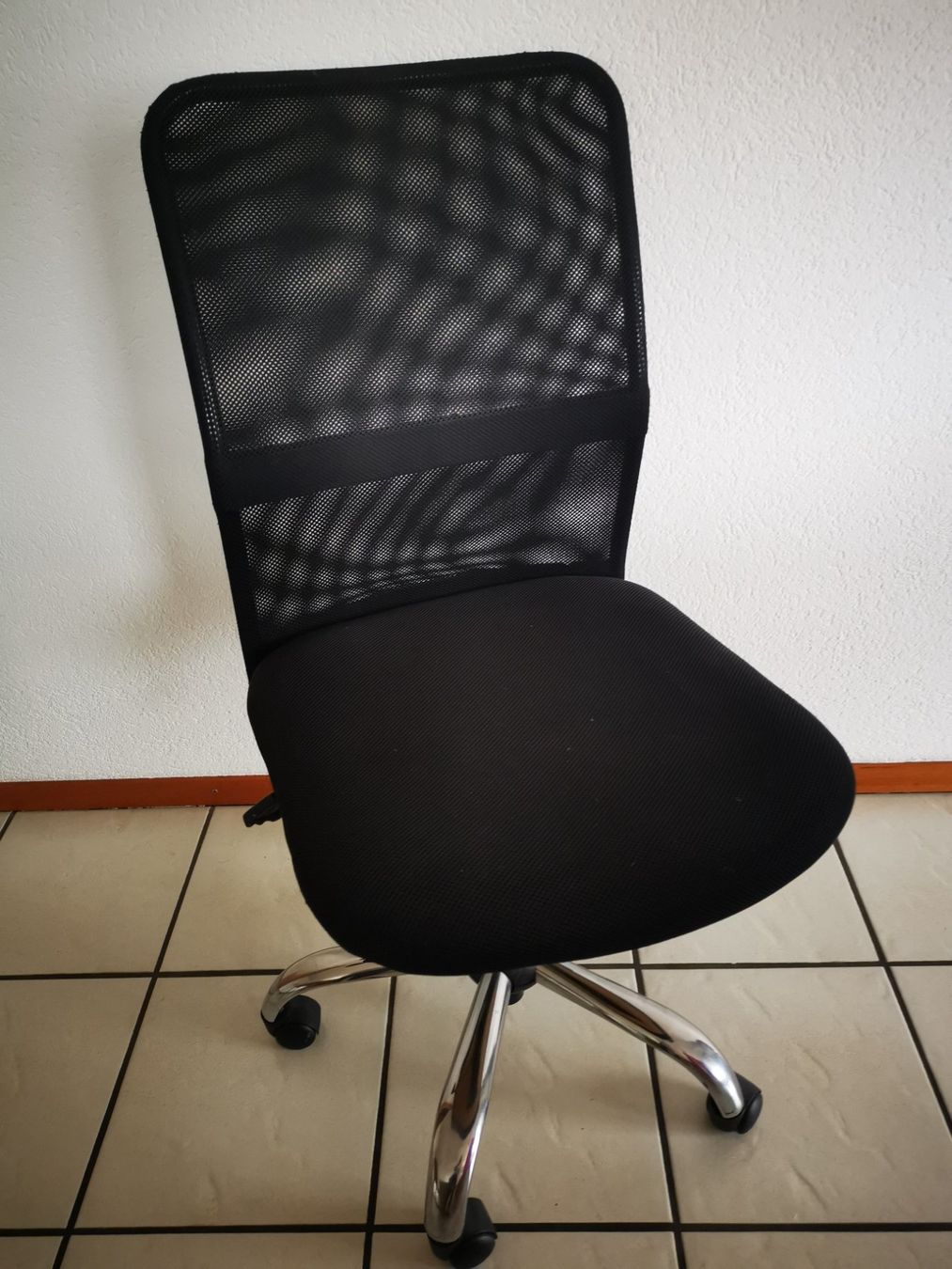 Sedie: Chaise de bureau ergonomique noire – Usato da Courtepin venduto da mara_1808 3