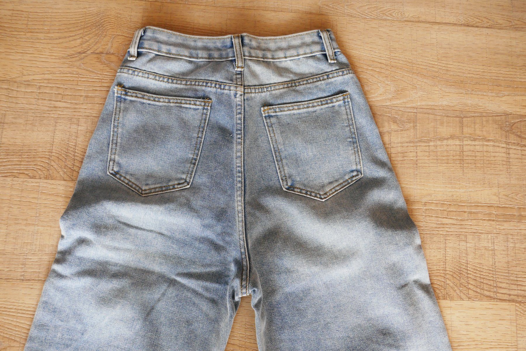 Pantaloni: Jeans hellblau, Gr. S – Usato da Port venduto da uzuku 5