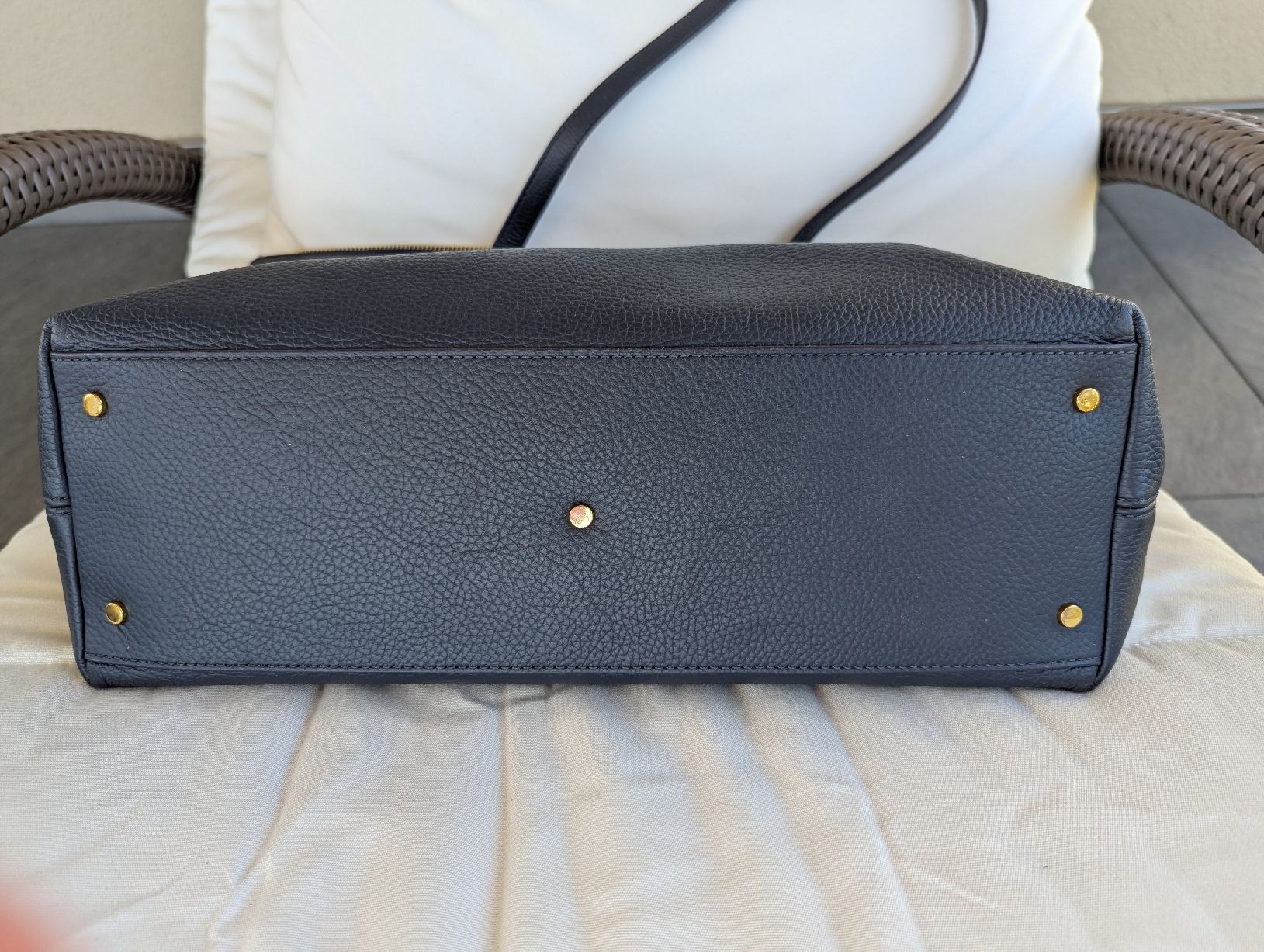 Coccinelle Taschen für Damen: COCCINELLE Tasche Leder – Gebraucht aus Seengen von sam_x5tk 5