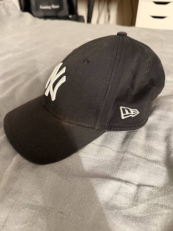 Hüte, Mützen & Caps: New York Cap schwarz – Gebraucht aus Wädenswil von dom_pz5d 1