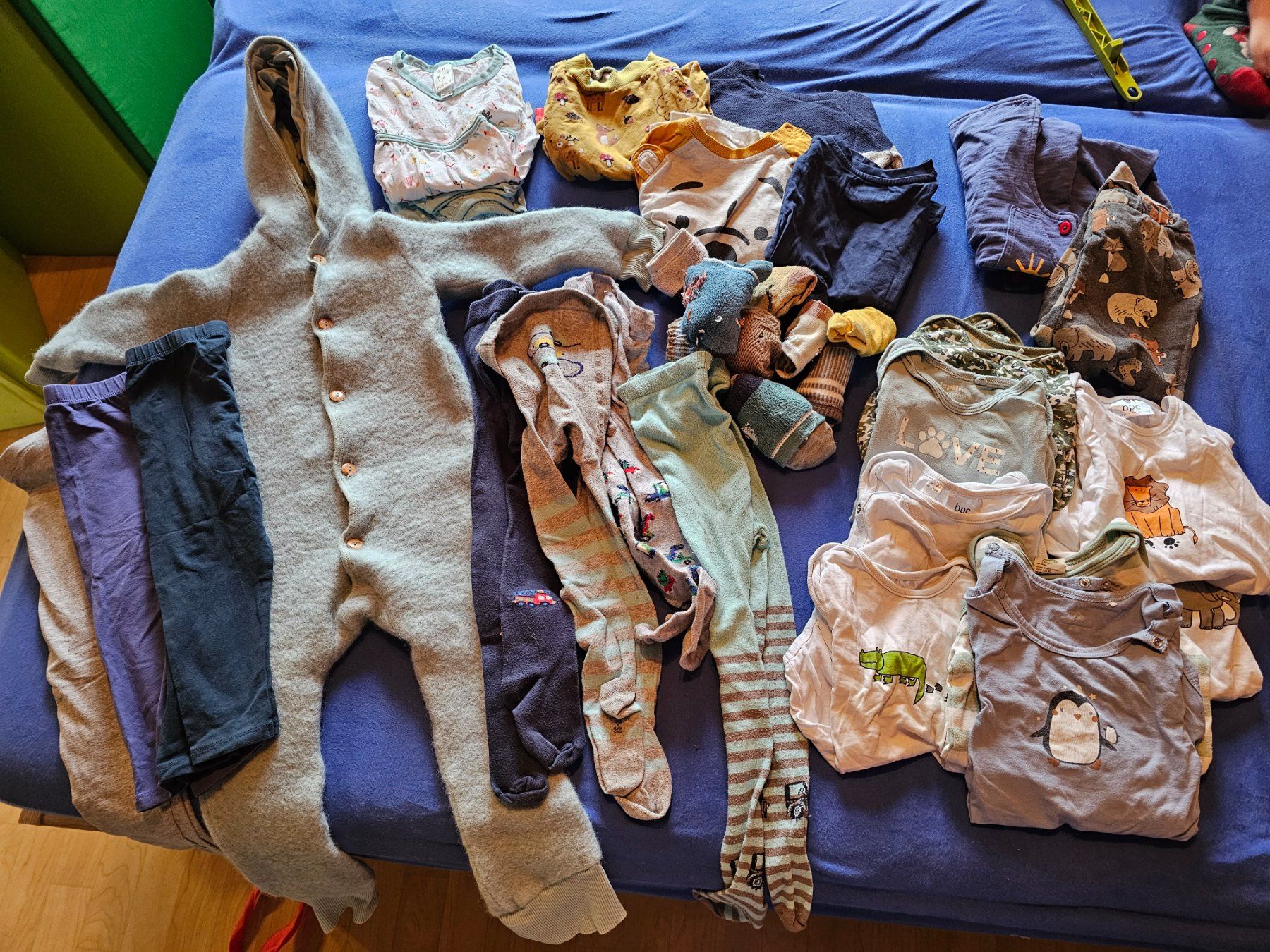 Lotti & Set di vestiti: Kleiderpaket Kinder 86/92 – Usato da Frauenkappelen venduto da Iceman
