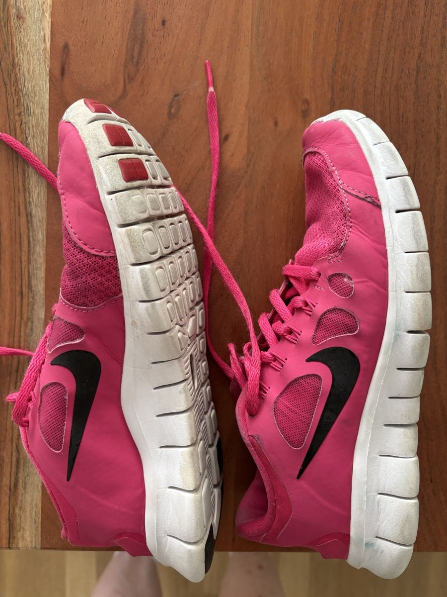 Nike Chaussures femmes: Nike Sportschuhe pink Grösse 38.5 – D'occasion à Bern par gwilla 1