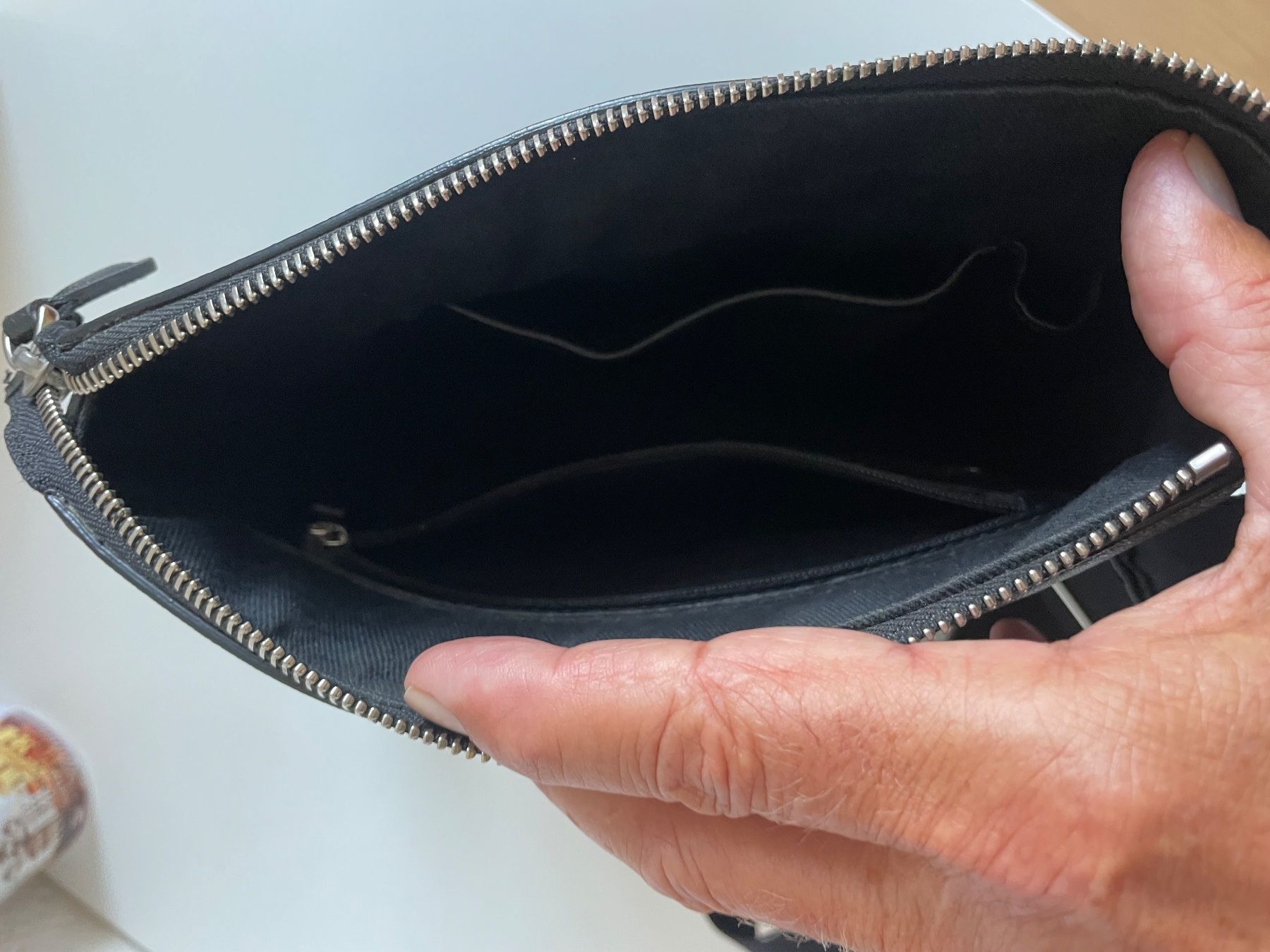 Montblanc Taschen: Montblanc Umhängetasche Schwarz – Gebraucht aus Lätti von Worldtraveler 8