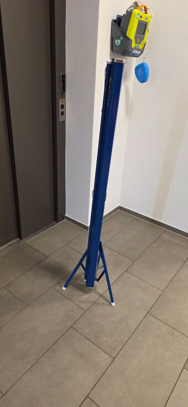 Ecrans: Leinwand B 1m25, H 1m35 – D'occasion à Elgg par computerbrocki 2