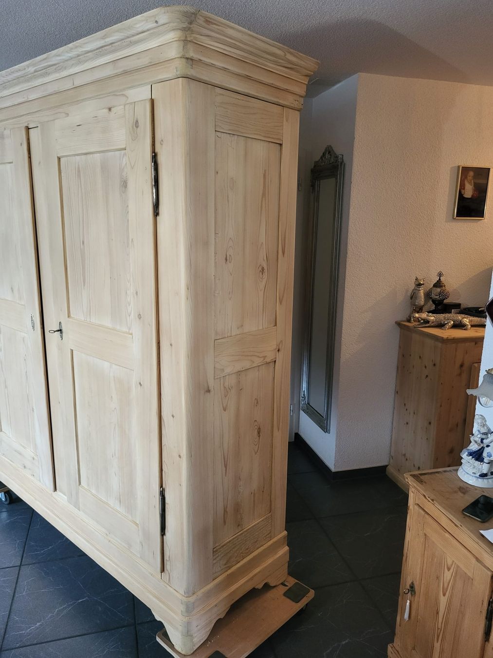 Armadi: Wunderschöner antiker Schrank restauriert – Usato da Hofstetten SO venduto da famburgert 5