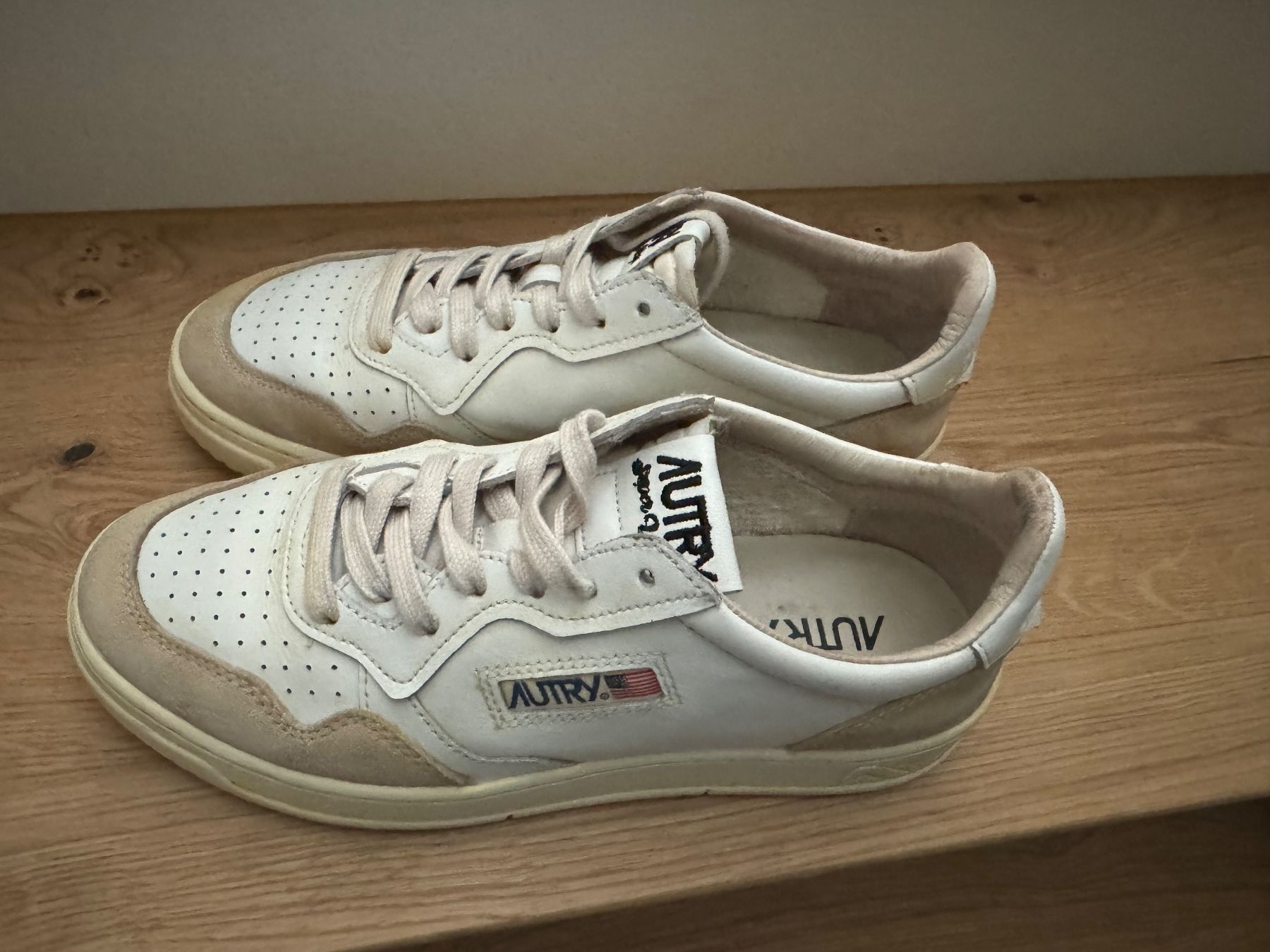 Autry Damenschuhe: Sneaker Autry GR.39 – Gebraucht aus Thun von kth_ng29