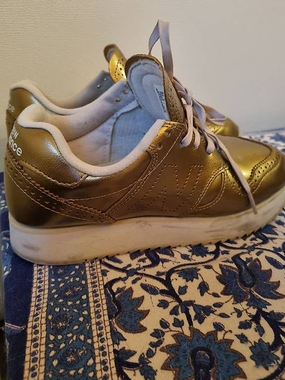 Scarpe da donna: New Balance dorée taille 39 – Usato da Colombier NE venduto da kasquette 2
