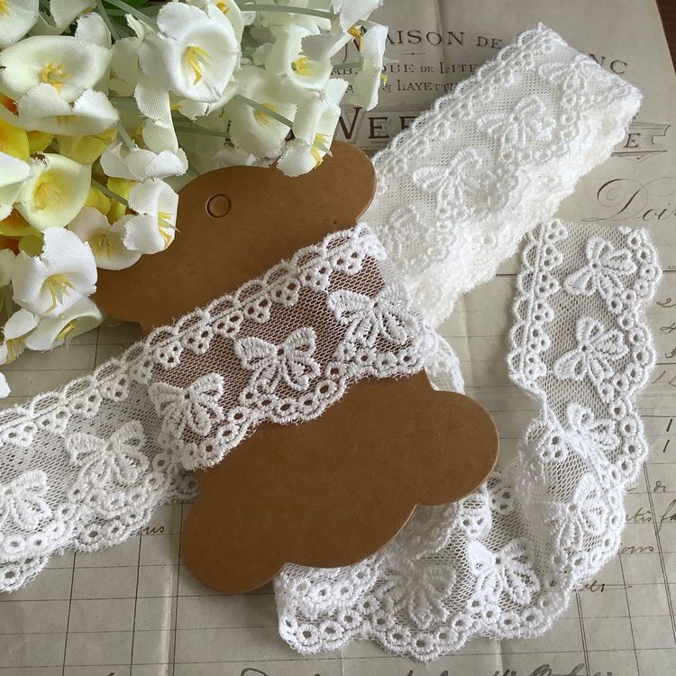 Ruban Dentelle Blanche à Motifs Floraux - 5 Yards (env. 4.6m), Pour Couture, Mariage, DIY