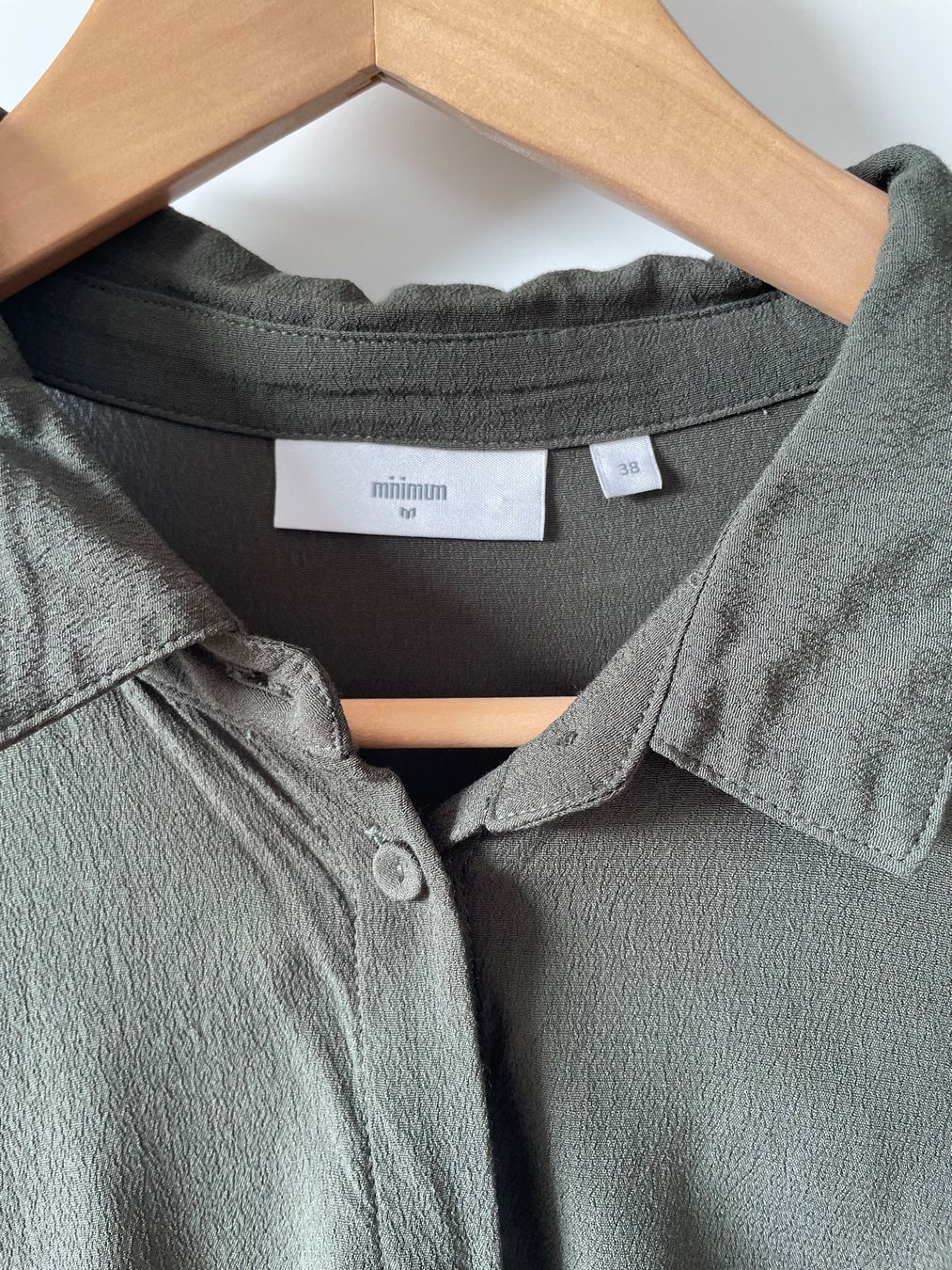 Kleider: Minimum Hemdblusenkleid "Bindie", Gr 38, Viskose – Gebraucht aus Neukirch an der Thur von bee88 2