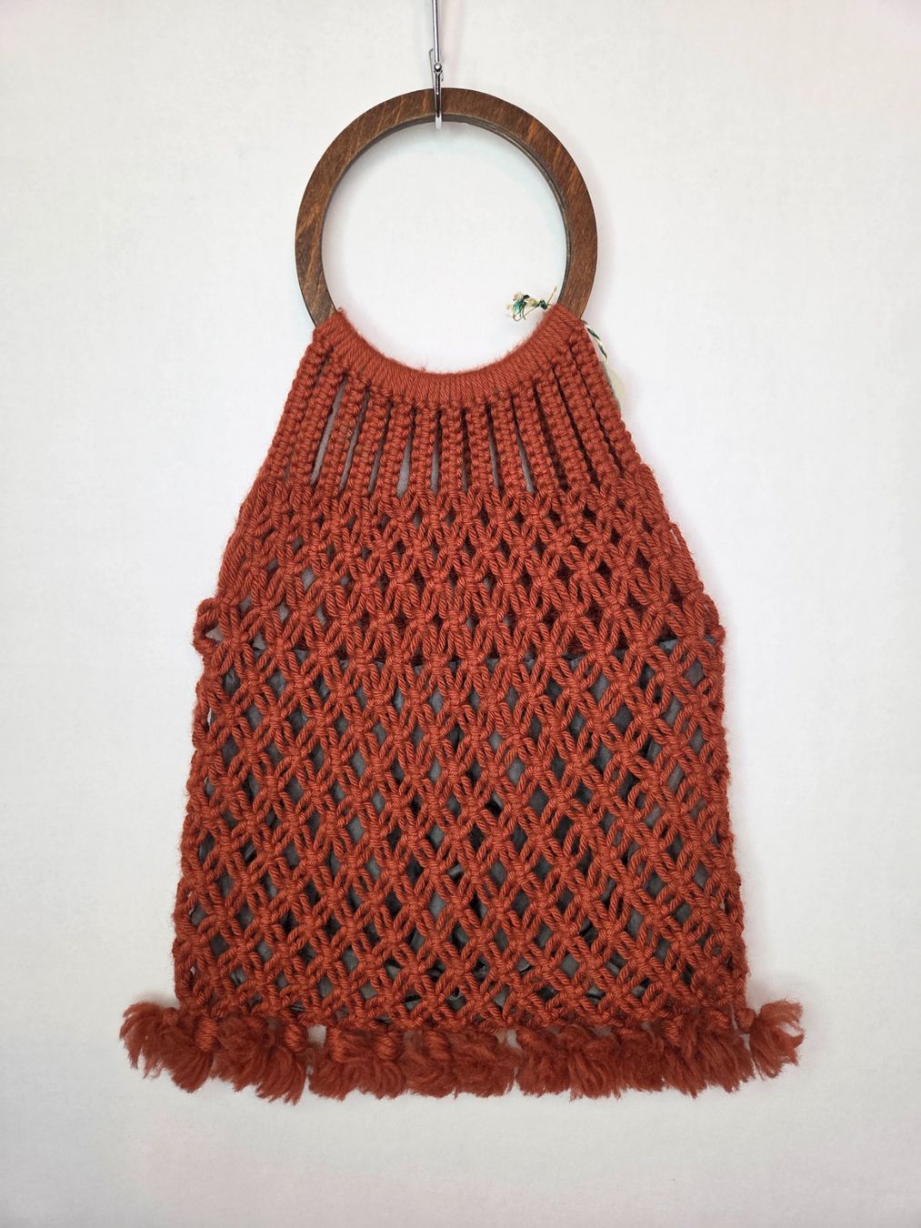 Borse: Vintage Makramee Tasche 70er Holzgriff – Usato da Bern venduto da -Aniko-
