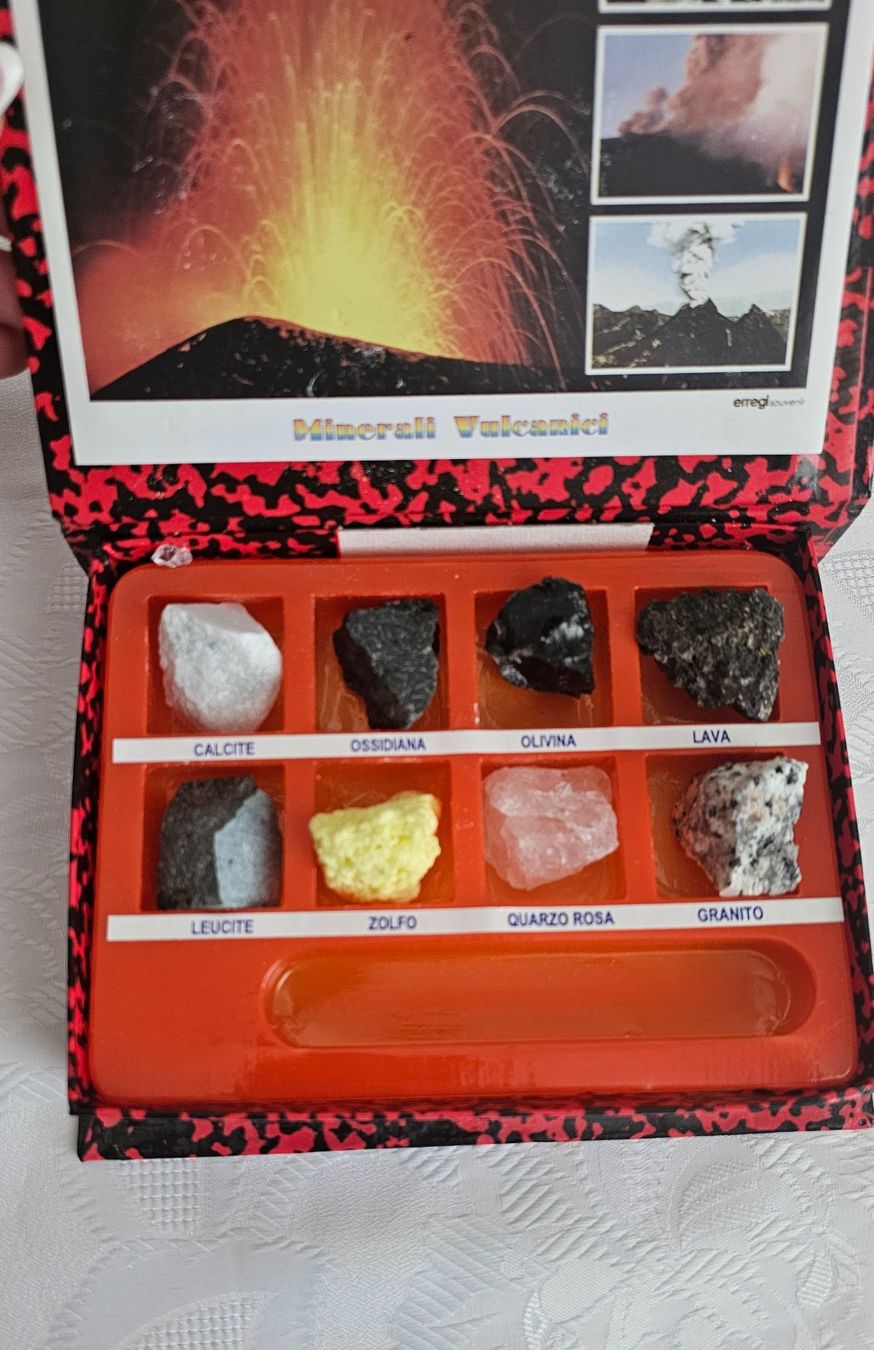Minerali & Pietre curative: Vulkan Mineralsteine – Usato da Bronschhofen venduto da Xena37 1