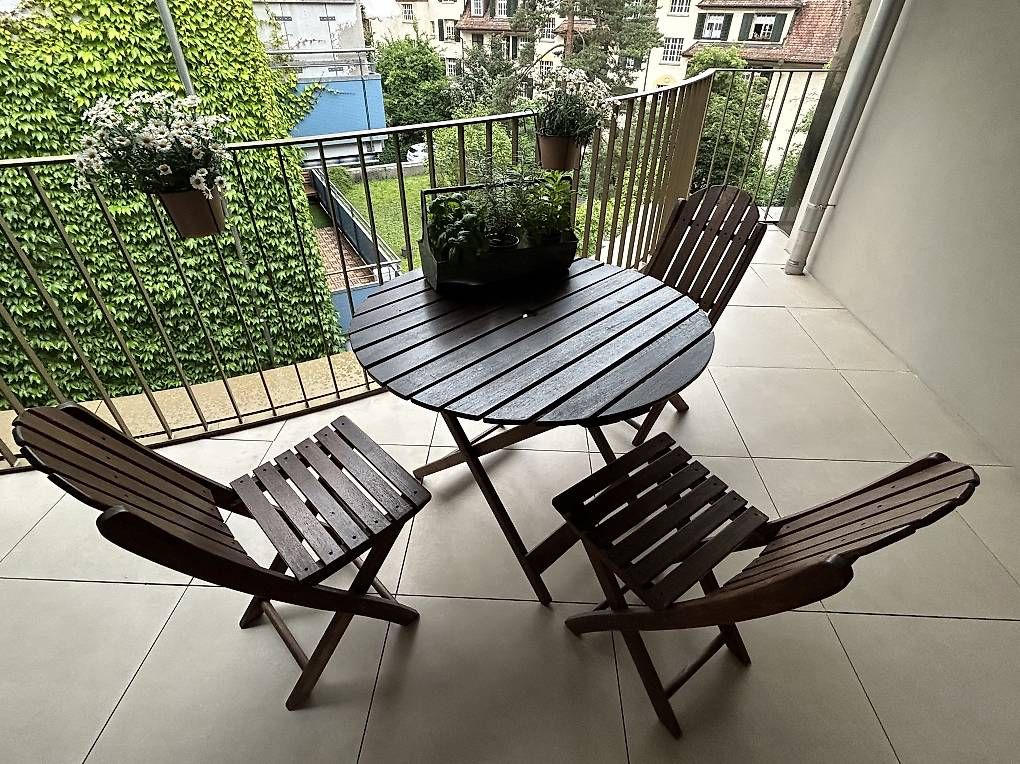Tischset: Garten/Balkon Tisch + 3 Stuhle – Gebraucht aus Zürich von