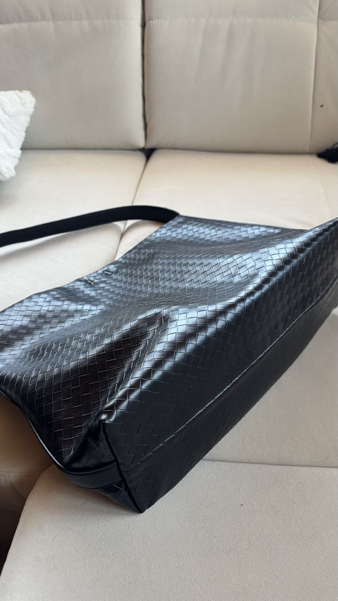 Borse da donna: Handtasche  – Usato da Surcasti venduto da Lenkita 1