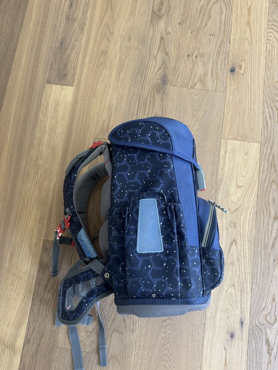 Allestimento di negozi e stand fieristici: Step by Step Schulrucksack inkl. Turnsack und Etui – Usato da Horgen venduto da JekerZurich 5