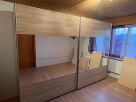 Grosser Schlafzimmerschrank
