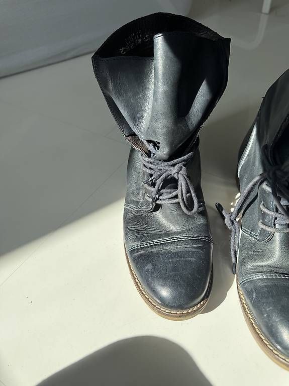 Scarpe da donna: süsse lederstiefel grösse 38 – Usato da Zürich venduto da refg7 2