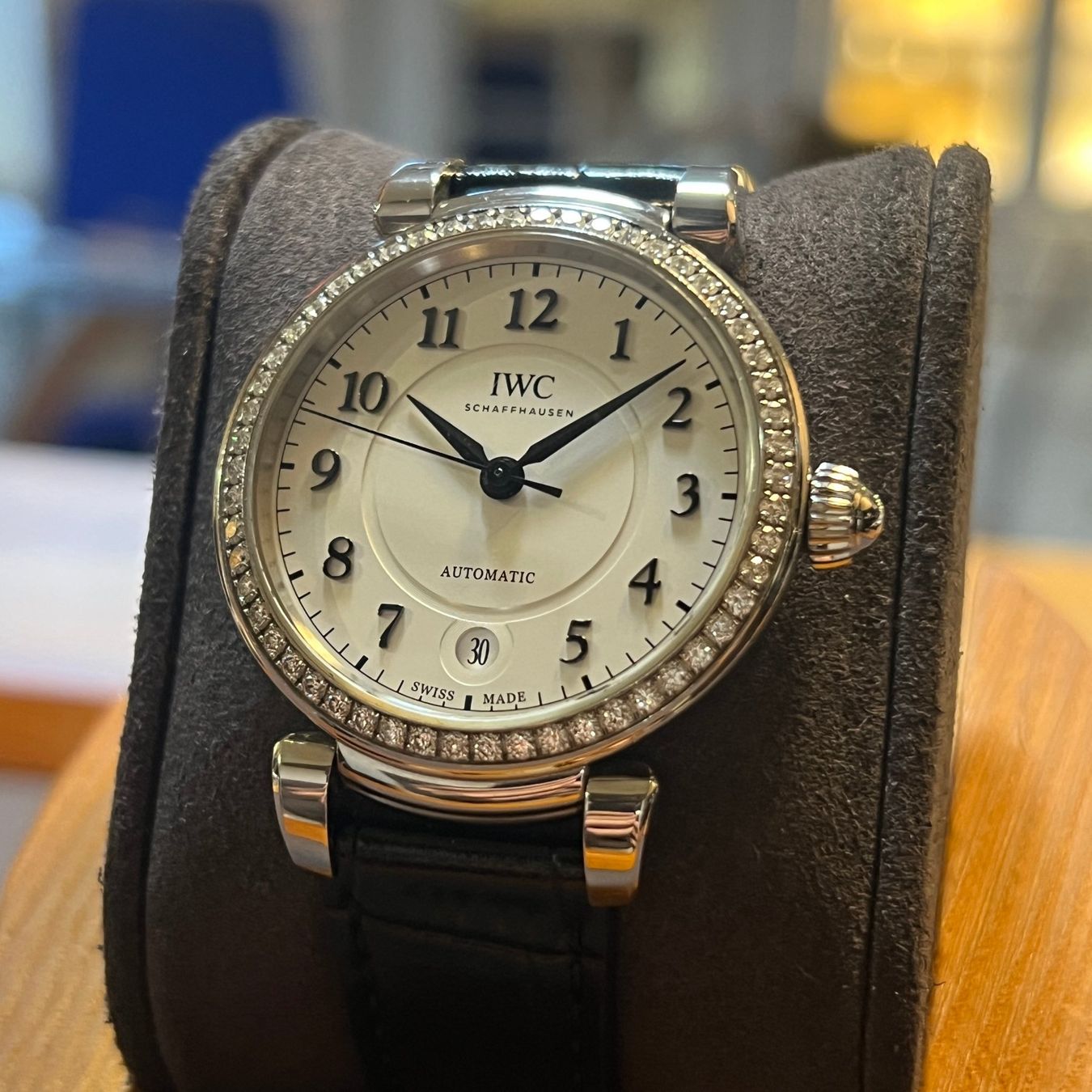 IWC Orologi: IWC Da Vinci Diamonds Bezel Automatic Date IW458308 – Usato da Carouge GE venduto da Watchaser 2