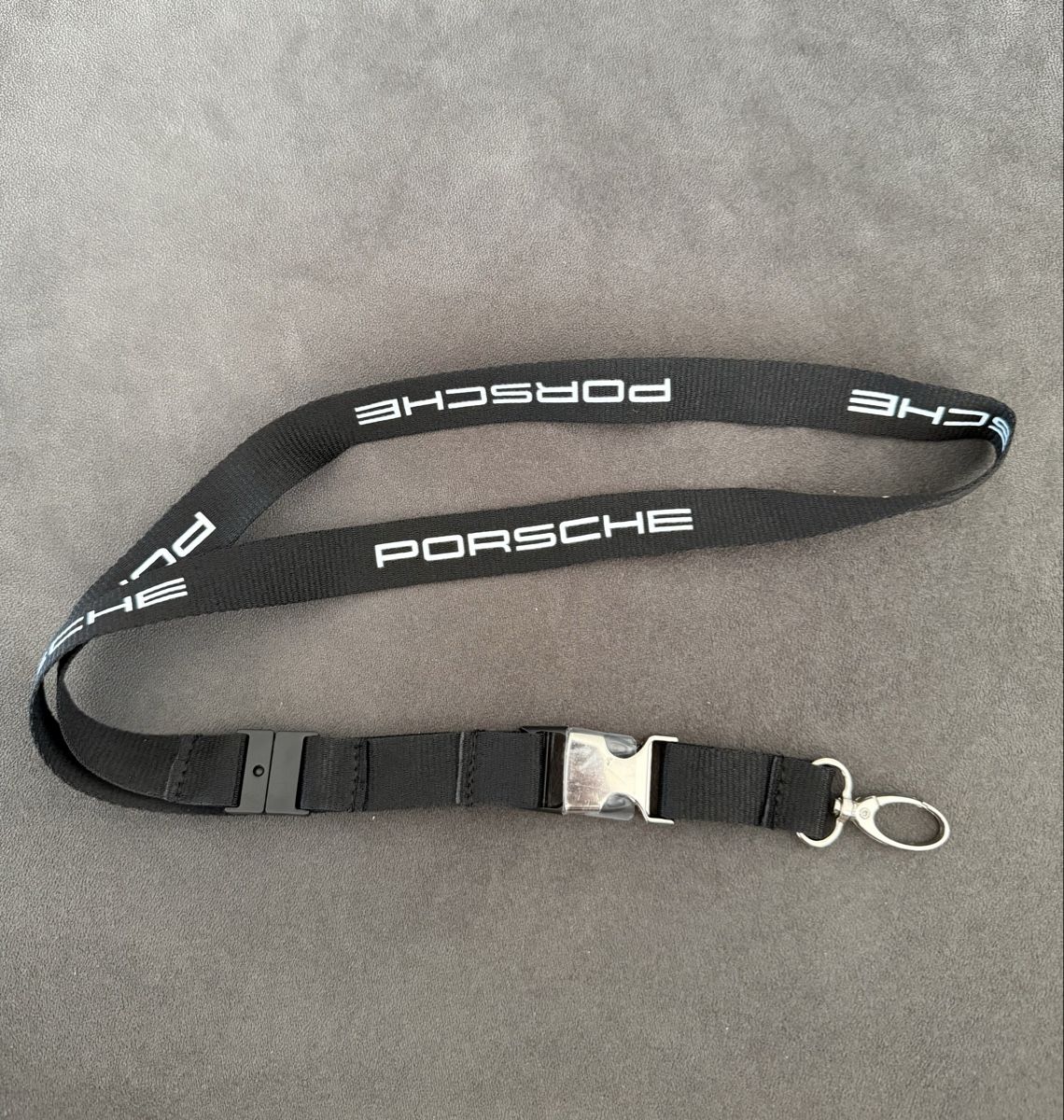 Porsche Porte-clés: Porsche Schlüsselanhänger – Neuf avec emballage d'origine à Herisau par Antonys