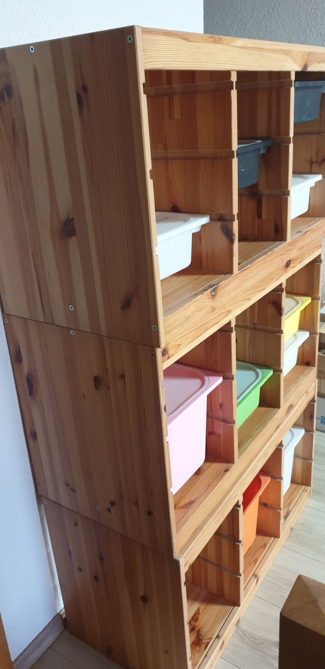 Ikea Étagères: Ikea Trofast Regal 3 Stk mit Behälter – D'occasion à Hünenberg par Gelini9 1