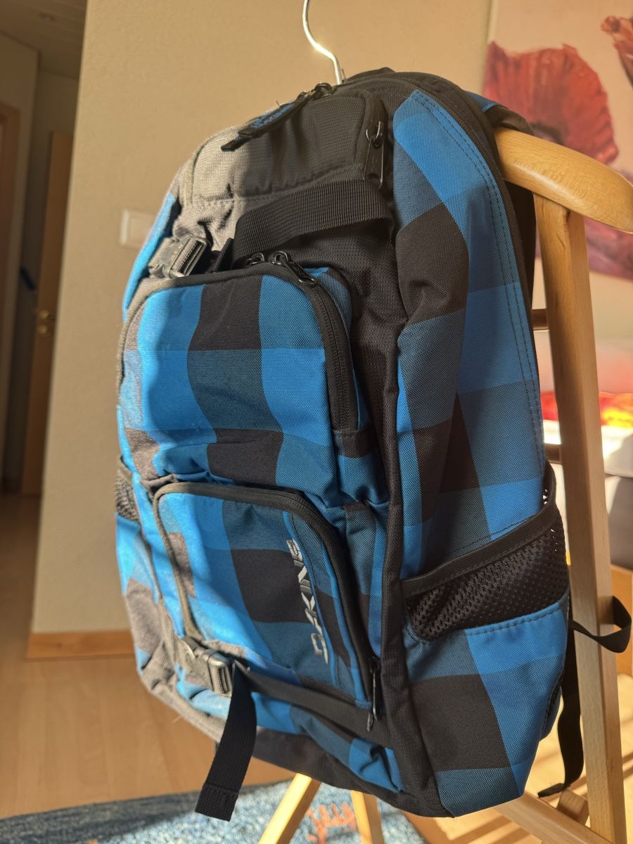 Dakine Rucksäcke: Dakine Rucksack / Schulsack kaum Gebraucht – Gebraucht aus Trélex von stripedthrift 2