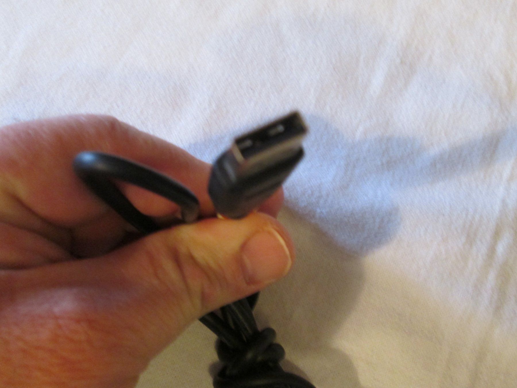 Cavi: Câble USB vers Mini USB (comme neuf) (246) – Usato da la Chaux-de-Fonds venduto da Lampe 2