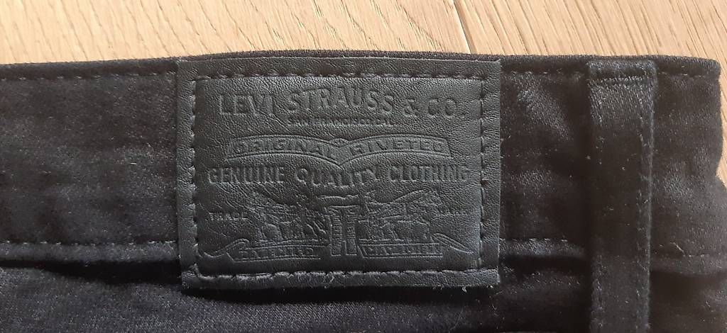 Levi's Jeans: Neue Levi's Jeans 712 Grösse 30-30 – Nuovo (secondo la descrizione) da Oberwil BL venduto da Taeh 2