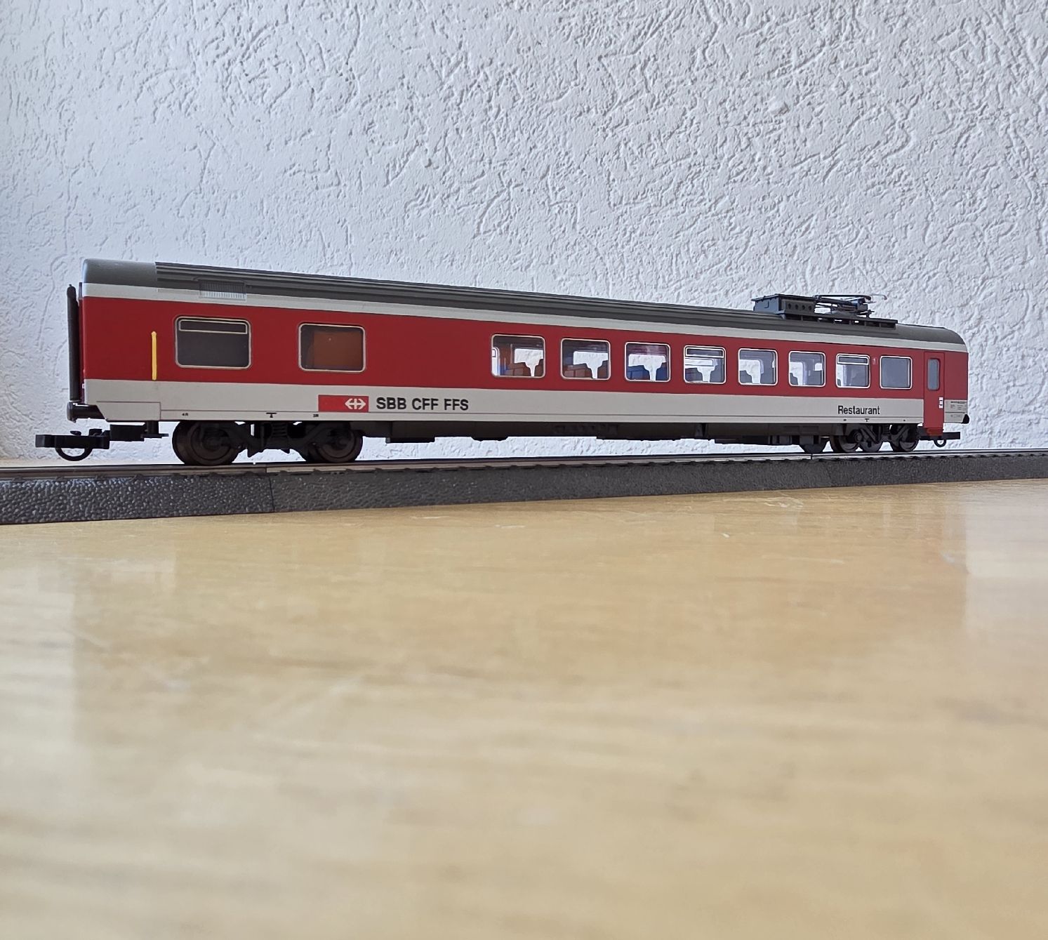 Roco Modellini di ferrovie: Roco H0, SBB CFF FFS Restaurant Wagen, 44228A – Usato da Männedorf venduto da Modell-Spezialisten 2