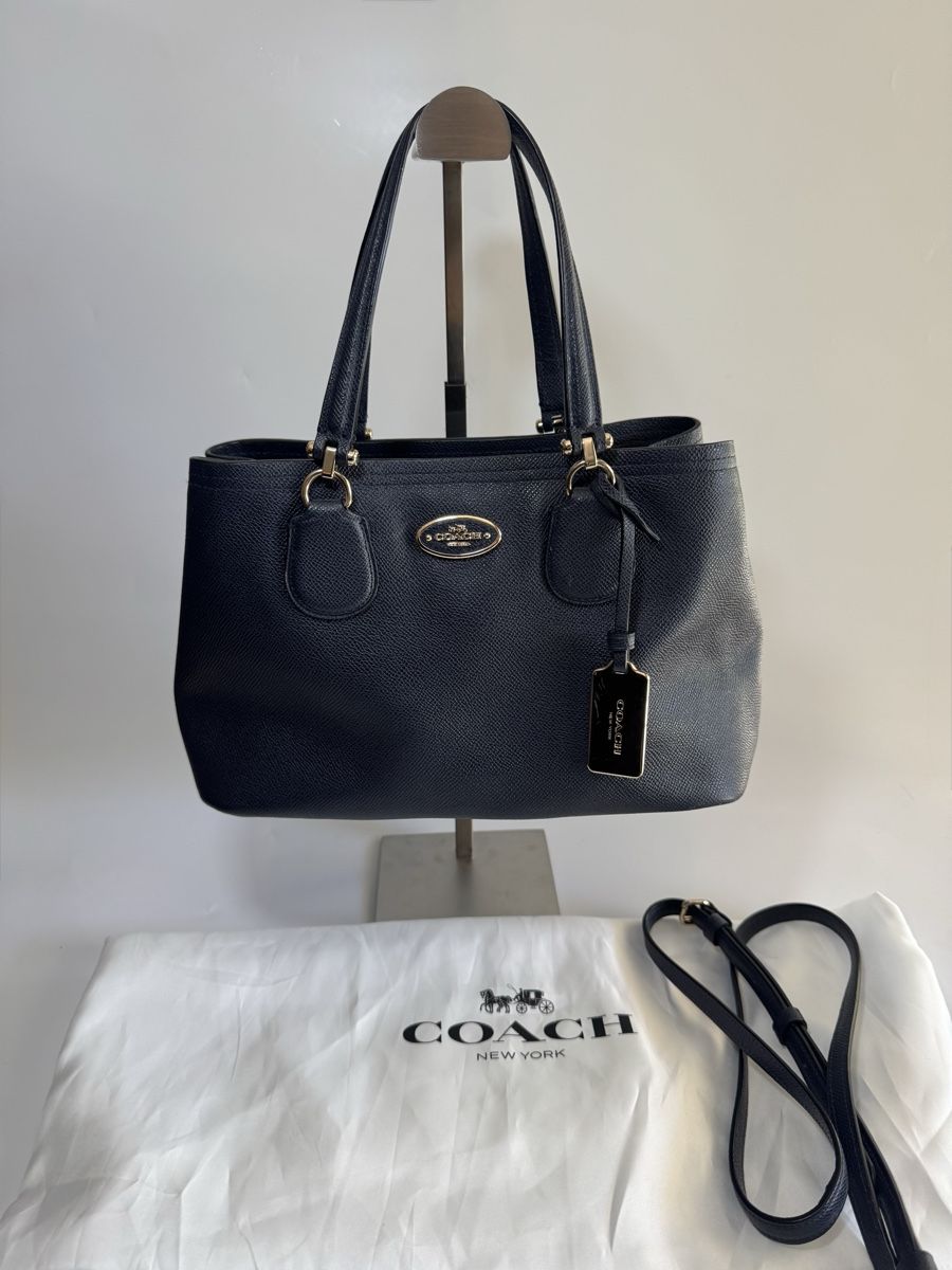 Coach Sacs femmes: Original Coach Handtasche Dunkelblau – D'occasion à Vionnaz par b_f_d_r_g