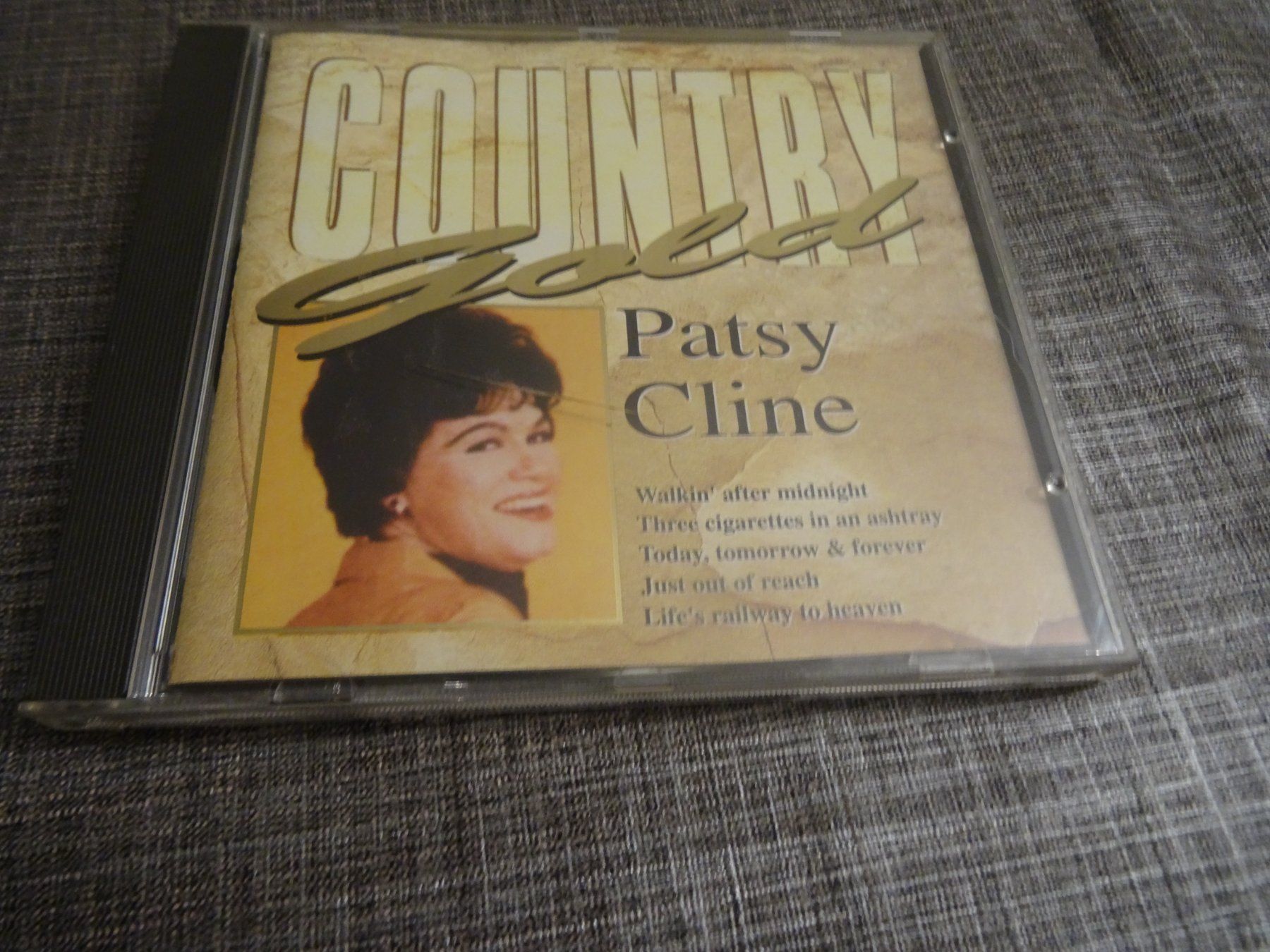 CD: Patsy Cline - Country Gold CD – Usato da Olten venduto da Disc-Ausverkauf