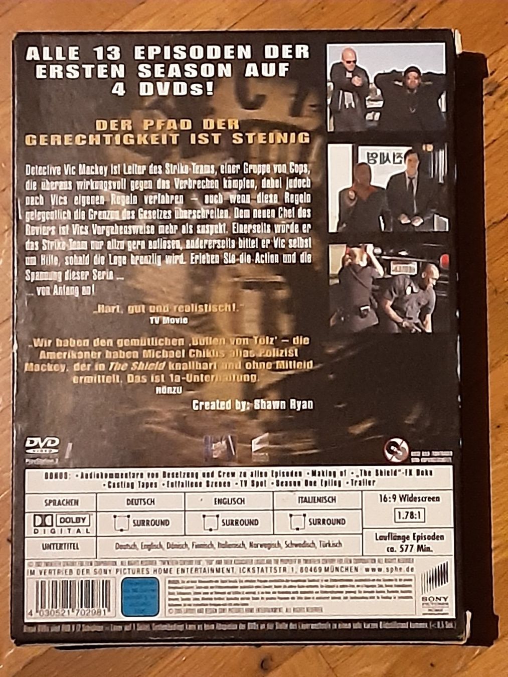 Alle DVDs: The Shield - Die komplette erste Season – Gebraucht aus Wallisellen von Sawr 1