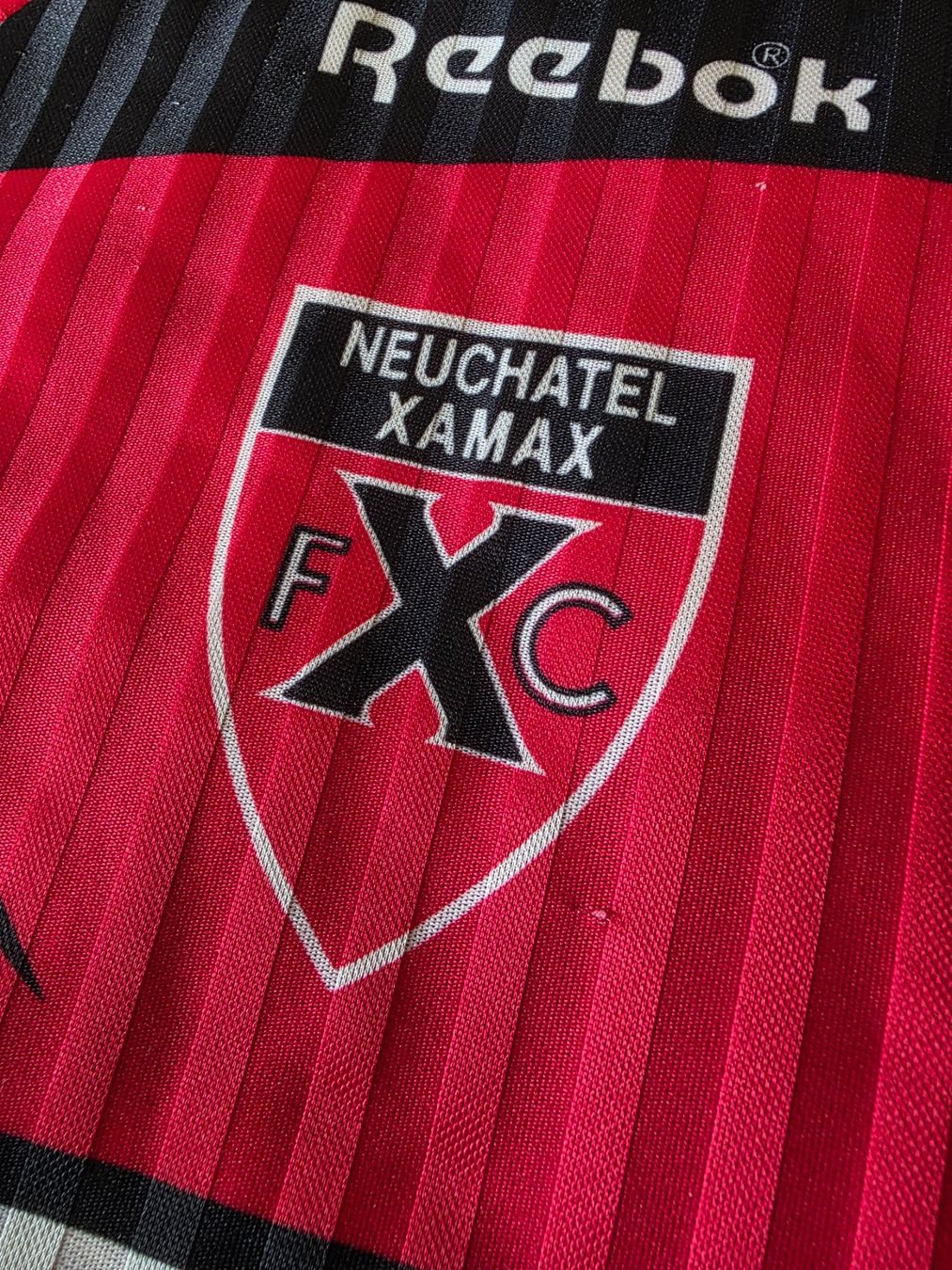 Reebok Scarpe, pantaloni & magliette da ginnastica: NEUCHATEL XAMAX 93/94 TRIKOT – Usato da Lüchingen venduto da Jersey_Time 4