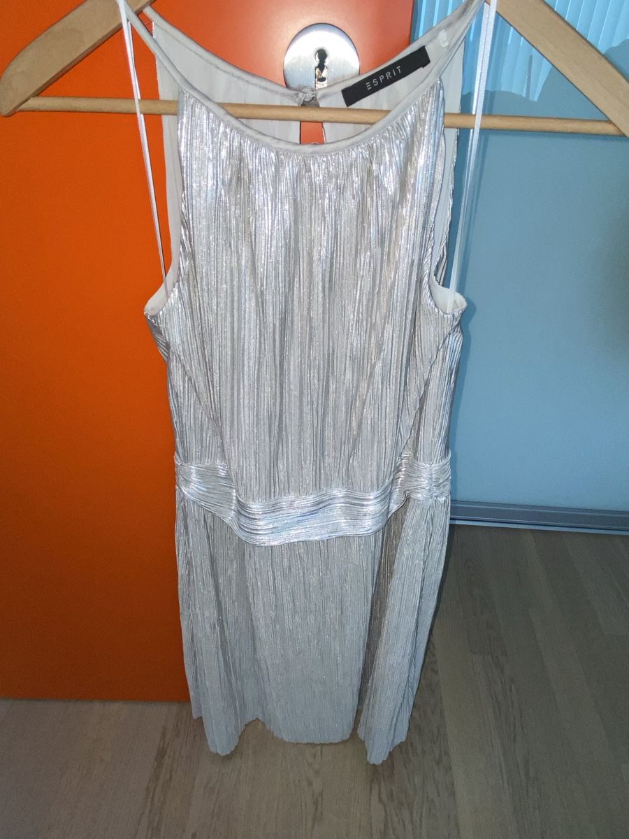 Esprit Kleider: Cocktailkleid Silber ärmellos Esprit NEU Grösse S – Neu (gemäss Beschreibung) aus Oberrohrdorf von Desteny1