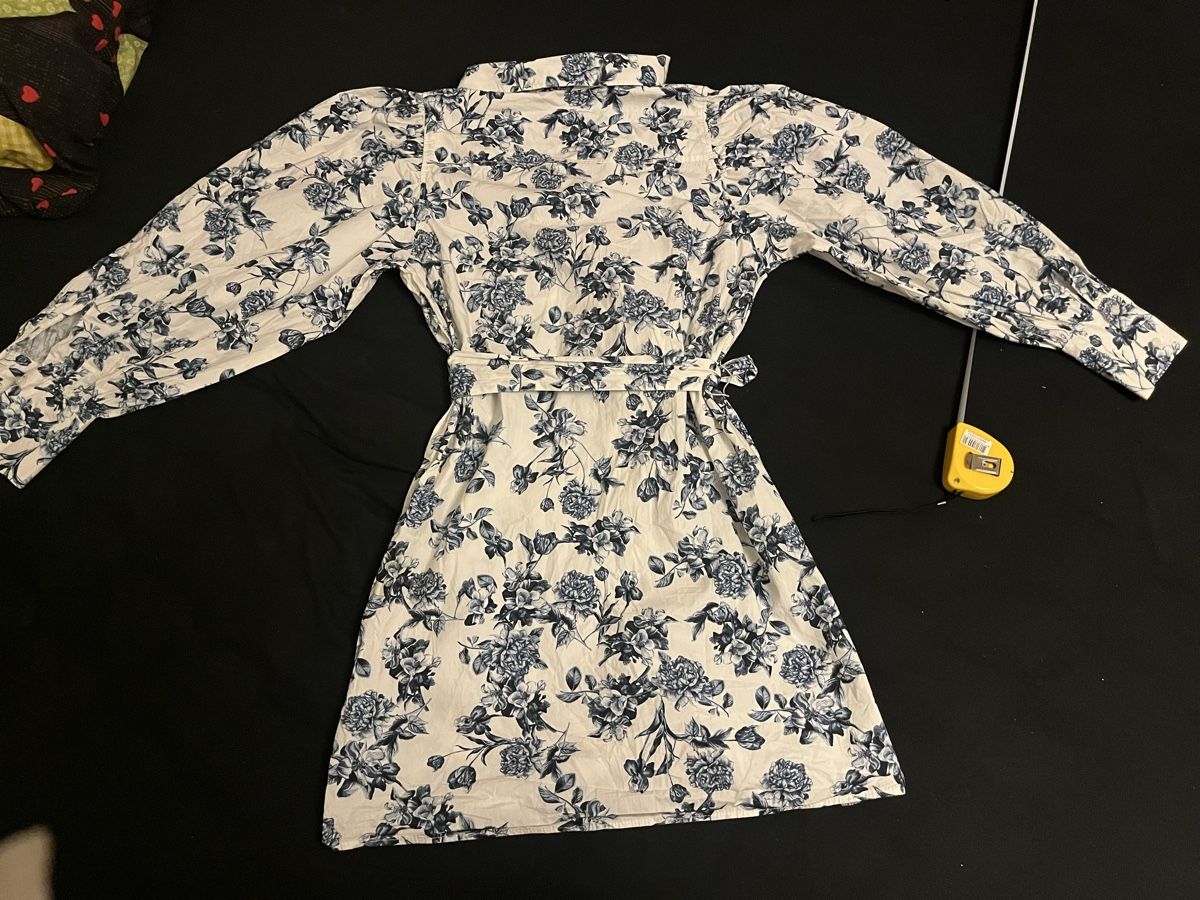 Kleider: Kleid Blumenmuster Langarm, Baumwolle neuwertig  – Neu (gemäss Beschreibung) aus Olten von sae_82z2 7