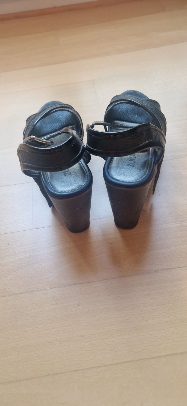 Damenschuhe: Block Heel Sandals – Neu (gemäss Beschreibung) aus Zürich von Ana_440 3