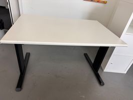 Büro Schreibtisch
