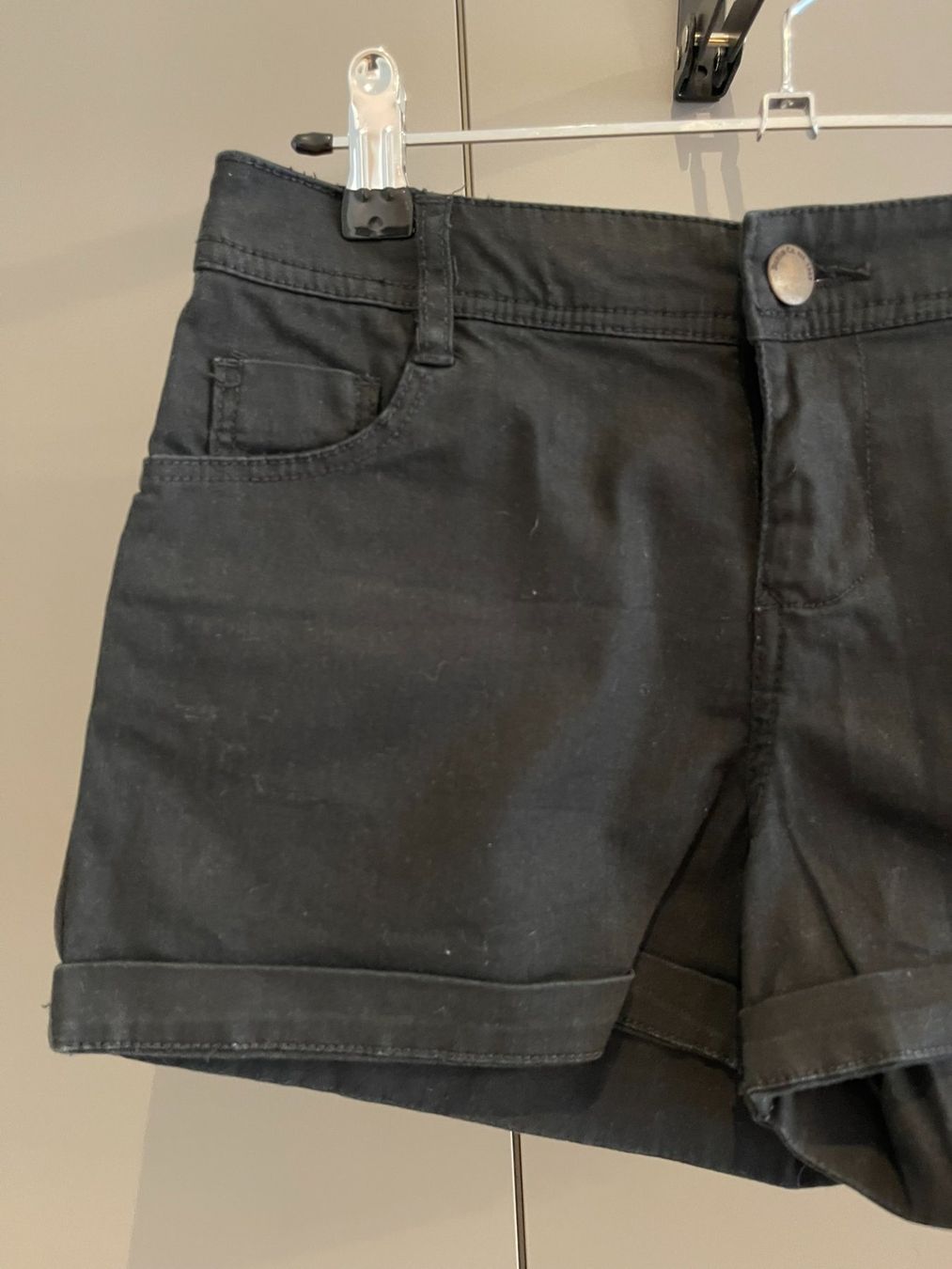 Hosen: Schwarze Shorts / Hot Pants, Grösse 34 – Gebraucht aus Rheineck von FGeissler 1