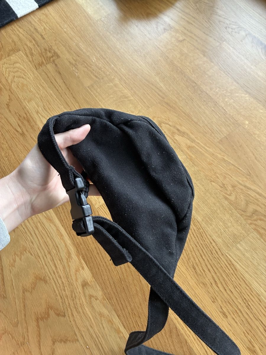 Brandy Melville Borse: Brandy Melville Bauchtasche schwarz – Usato da Muttenz venduto da Vivian_345 1