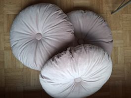 3 runde Zierkissen rosa neuwertig