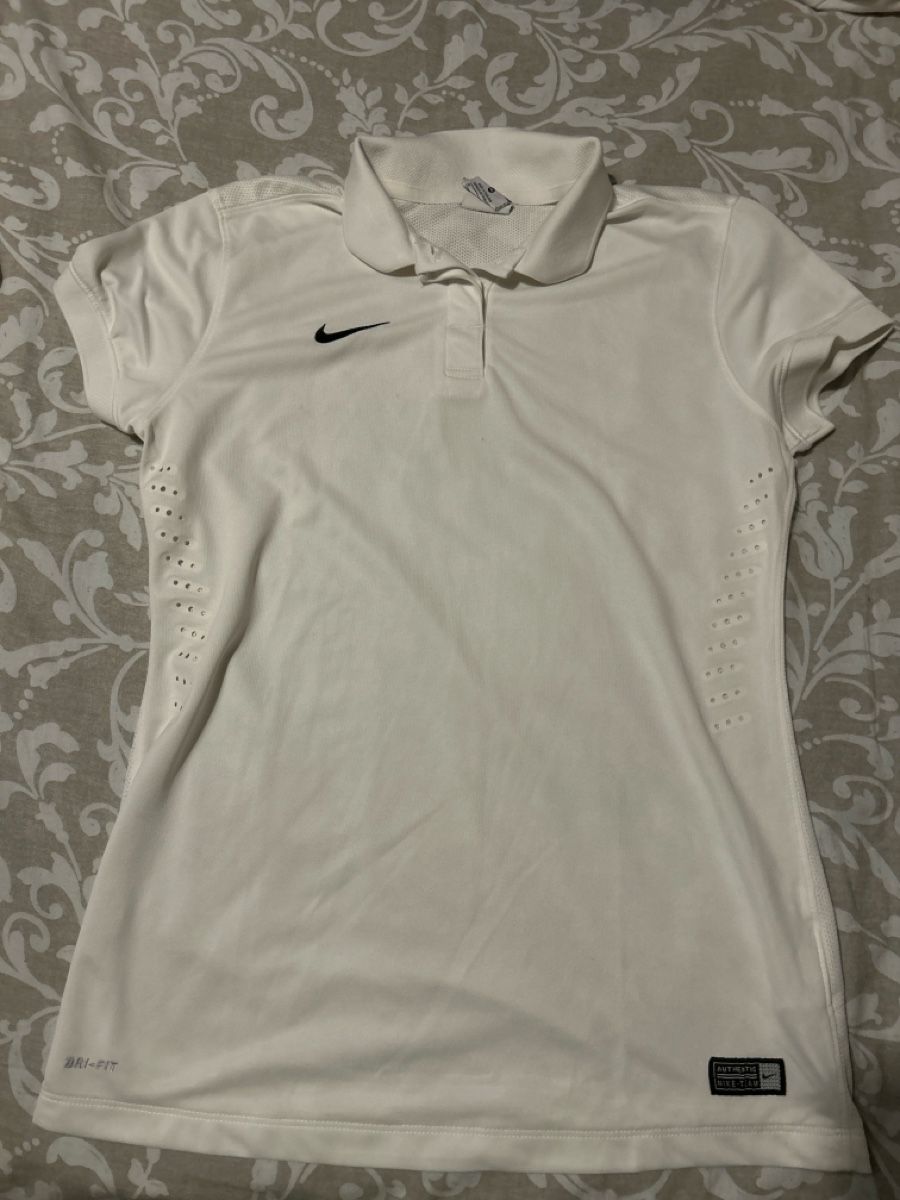 Nike Magliette Polo: Polo Nike Dri-FIT blanc, taille M  – Usato da Meyrin venduto da giu_v8tk