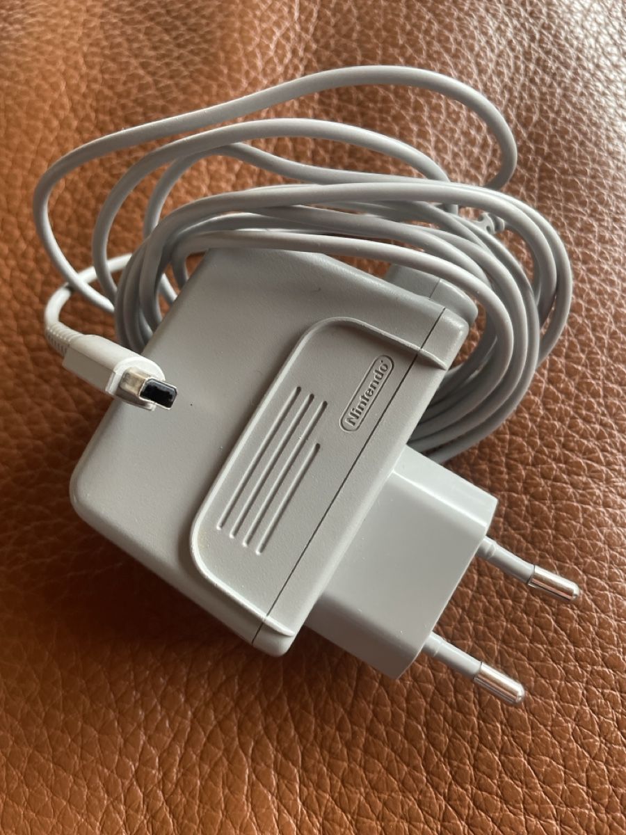 Nintendo Adattatori & Cavi: Game Boy Ladekabel – Usato da Freidorf TG venduto da ibipatria
